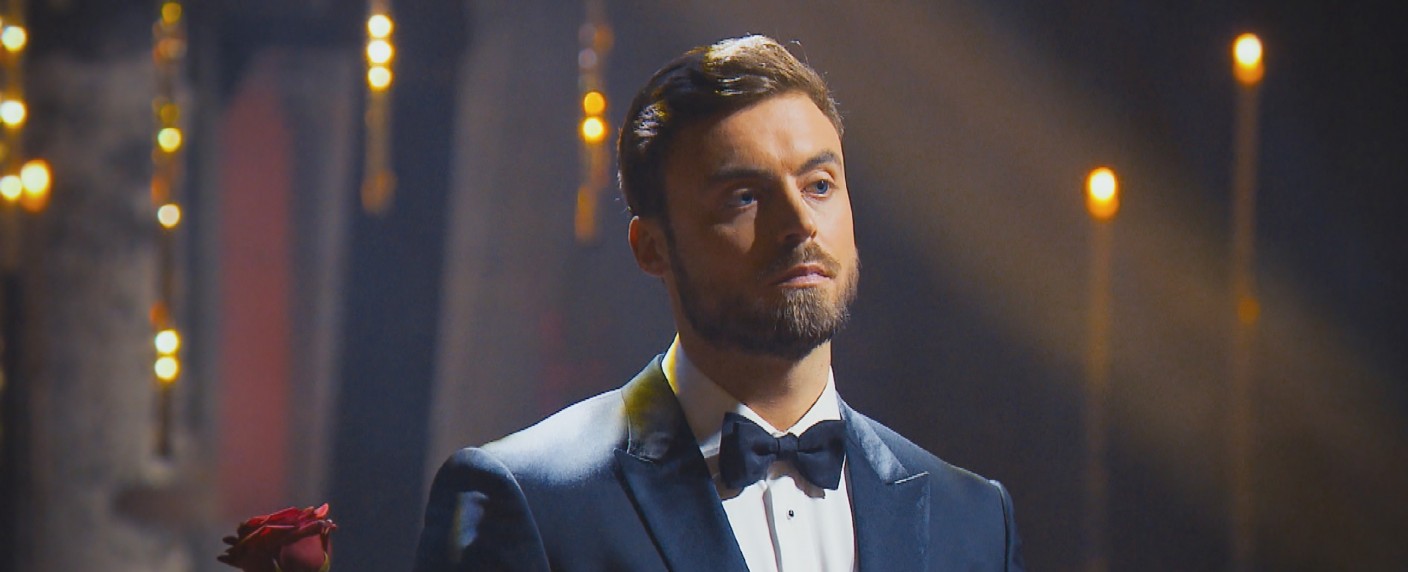Quoten: „Bachelor“-Finale stark, „Unter Freunden stirbt man nicht“ geht unter – „9-1-1“-Serien weiter mau, Einbußen für „Die Toten von Marnow“ – Bild: TVNOW