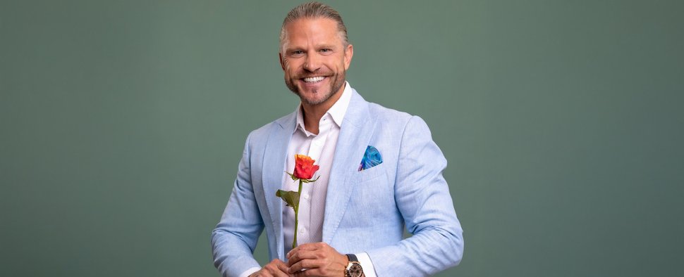 „Der Bachelor“: Paul Janke verteilt noch einmal Rosen – Bild: RTL/Fine Lohmann