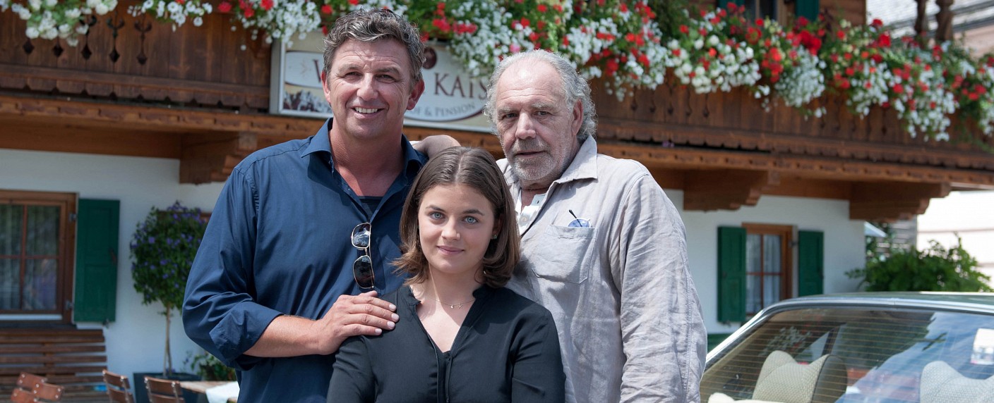 „Der Bergdoktor“: Christian Kohlund verstärkt ZDF-Erfolgsserie – Dreharbeiten zur elften Staffel – Bild: ZDF/​Stefanie Leo