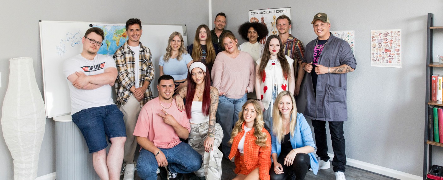 „Krass Schule – Die jungen Lehrer“ kehrt auf krassem Sendeplatz zurück – RTL Zwei zeigt neue Folgen der Scripted-Reality-Soap – Bild: RTL Zwei/​Jennifer Braun