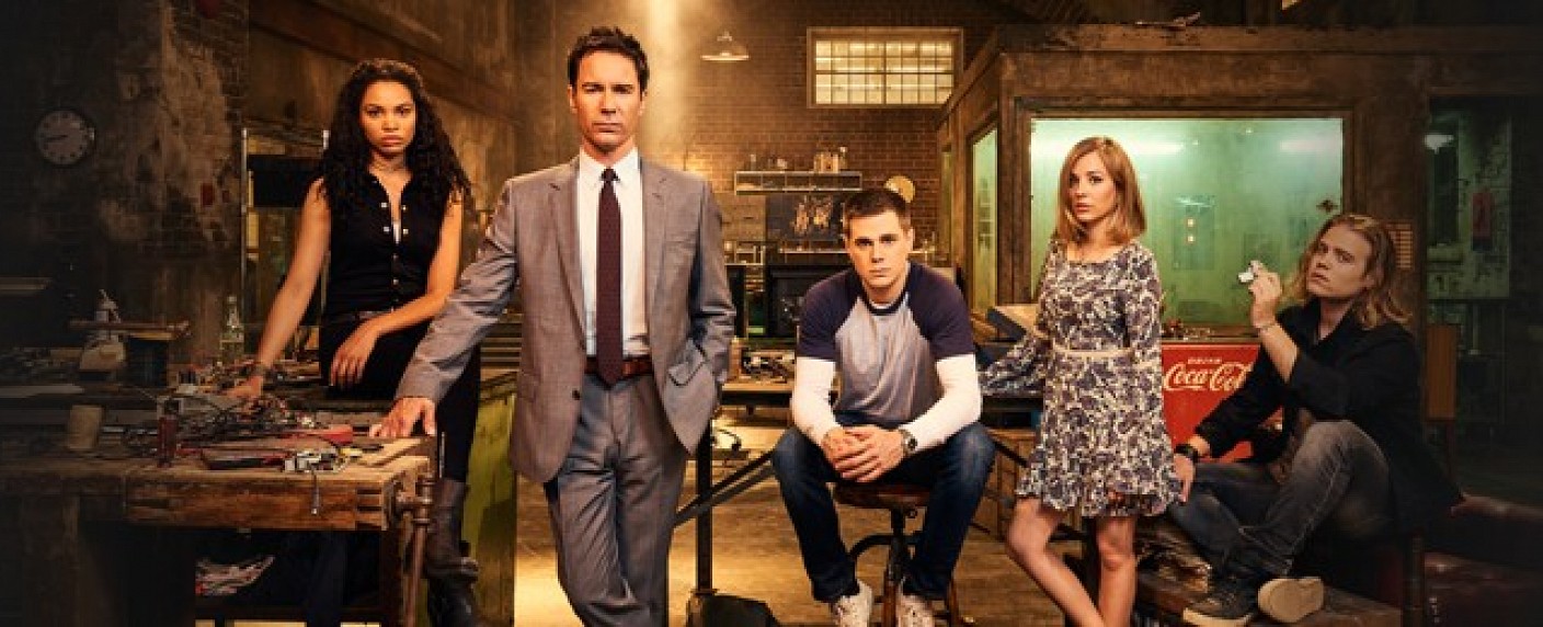 Netflix verlängert „Travelers“ für dritte Staffel – Doppelter Einsatz für „Will & Grace“-Star Eric McCormack – Bild: Showcase