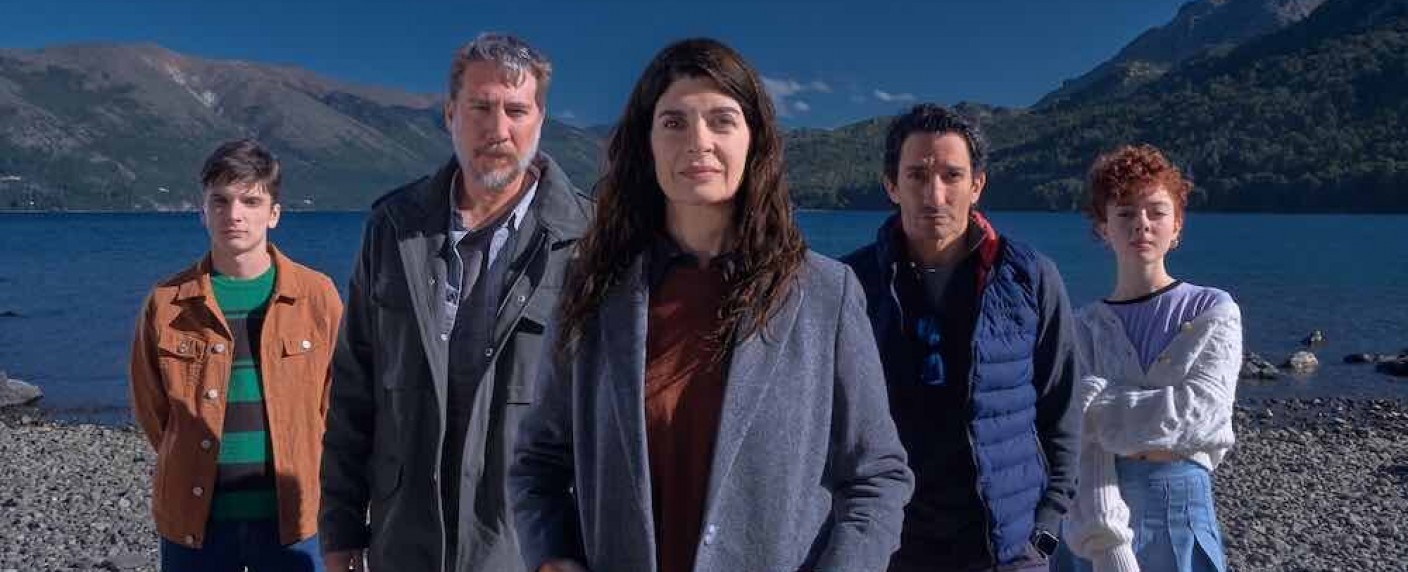 [UPDATE] „In seinen Händen“: Trailer stellt nächste Harlan-Coban-Adaption bei Netflix vor – Weitere Adaptionen des Thriller-Bestsellerautors als Miniserie in Arbeit – Bild: Netflix