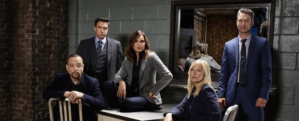 Der Cast von „Law & Order: SVU“ in der 19. Staffel – Bild: Virginia Sherwood/NBC