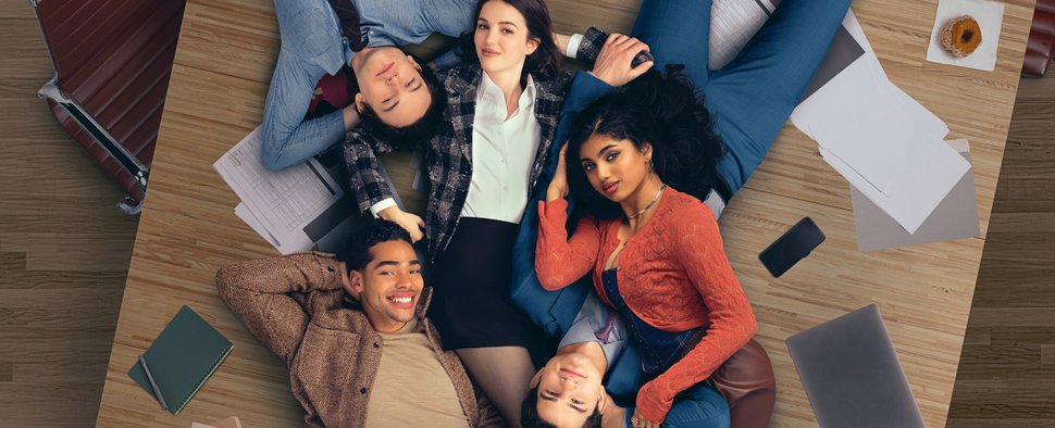 Der Cast von „Not Suitable for Work“ – Bild: Warner Bros. TV/Hulu