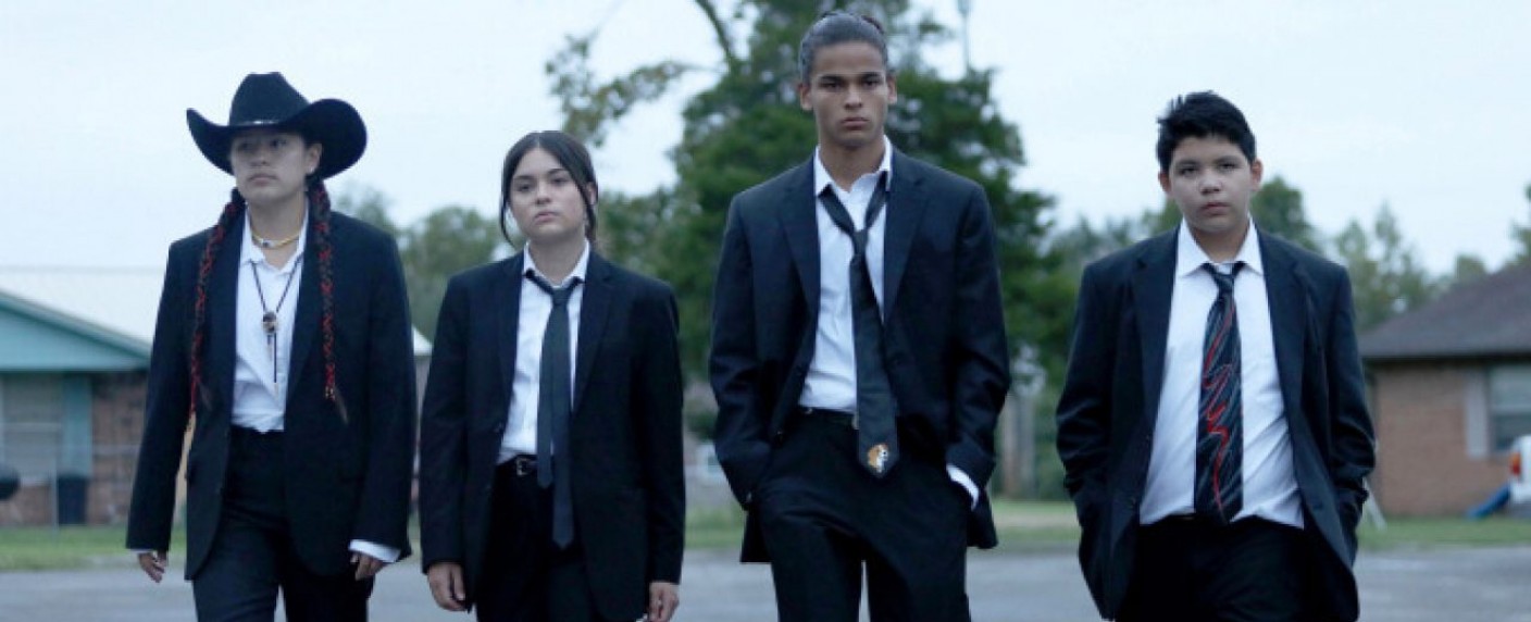 „Reservation Dogs“: Gauner-Comedy um Jugendgang von Taika Waititi und Sterlin Harjo – Indigene Teenager sorgen nach eigenen Regeln für Gerechtigkeit – Bild: Courtesy of FX