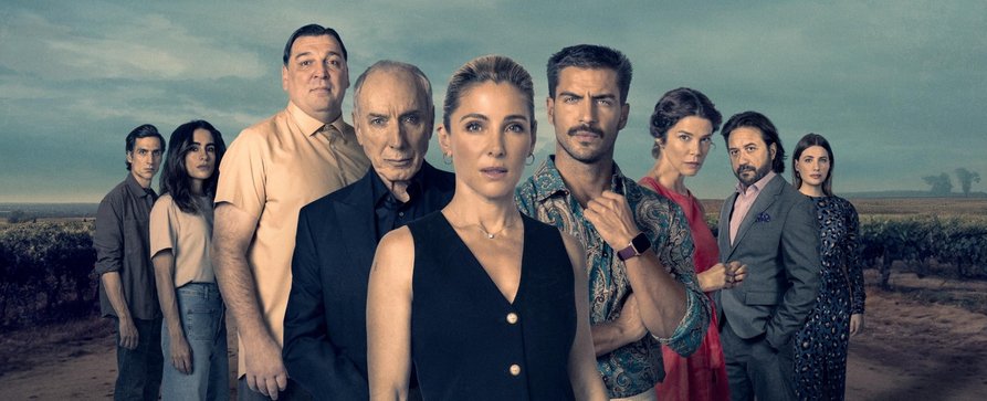 „Shades“: Spanischer Psychothriller feiert baldige Deutschlandpremiere – AXN White zeigt Miniserie mit Elsa Pataky („Furiosa“) und Enrique Arce („Haus des Geldes“) – Bild: SkyShowtime