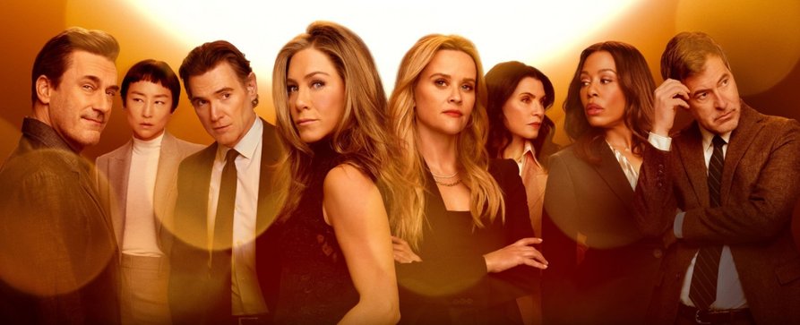 „The Morning Show“: Termin und erste Bilder zur vierten Staffel mit Jennifer Aniston und Reese Witherspoon – Jeremy Irons („Die Borgias“) und Marion Cotillard („Inception“) neu im US-Serienhit dabei – Bild: Apple TV+
