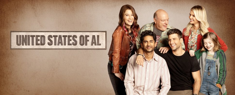 Der Cast von „United States of Al“: (v. l.) Elizabeth Alderfer, Adhir Kalyan, Dean Norris, Parker Young, Kelli Goss und Farrah Mackenzie – Bild: CBS