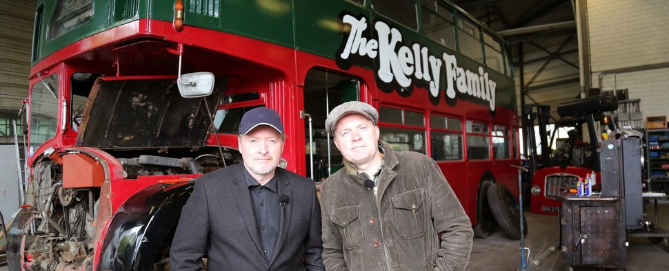 Der legendäre Doppeldeckerbus der Kelly Family wird restauriert – Bild: RTL Zwei/The Kelly Family