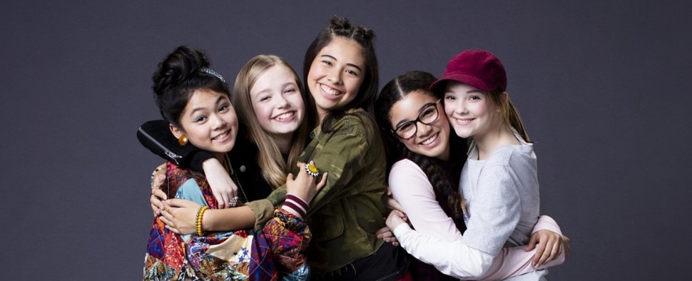 Der fünfköpfige „Babysitter-Club“: Momona Tamada, Sophie Grace, Xochitl Gomez, Malia Baker und Shay Rudolph – Bild: Netflix
