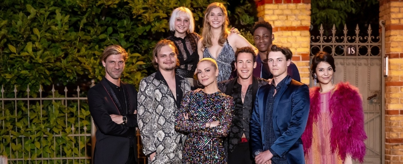 „Sunny – Wer bist du wirklich?“: Neue TVNOW-Serie hat Cast beisammen – „GZSZ“-Ableger verpflichtet Wilson Gonzalez Ochsenknecht – Bild: TVNOW/​Sebastian Geyer