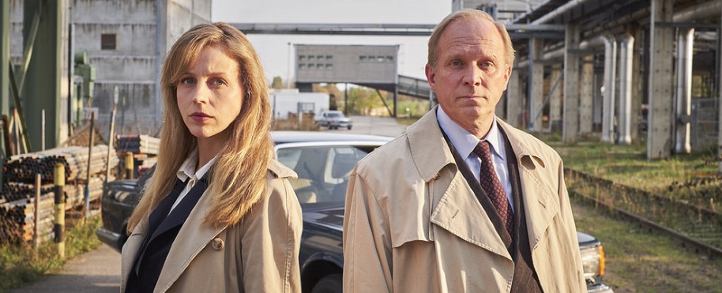 „Der Mordanschlag“: ZDF-Zweiteiler über Rohwedder-Attentat im November – Politthriller mit Ulrich Tukur und Petra Schmidt-Schaller – Bild: ZDF/​Gordon Muehle