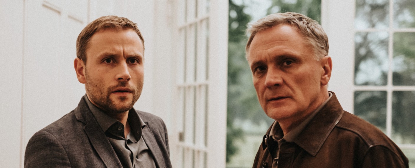 Quoten: „Der Schneegänger“ und „Wer wird Millionär?“ dominieren beim Gesamtpublikum – „First Dates Hotel“ knackt Zweistelligkeit, „Young Sheldon“ scheitert knapp daran – Bild: ZDF/​Gordon Muehle