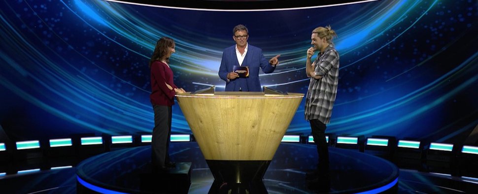 Moderator Hans Sigl (M.) mit Suzanna Randall und David Garrett – Bild: RTL/Screenshot
