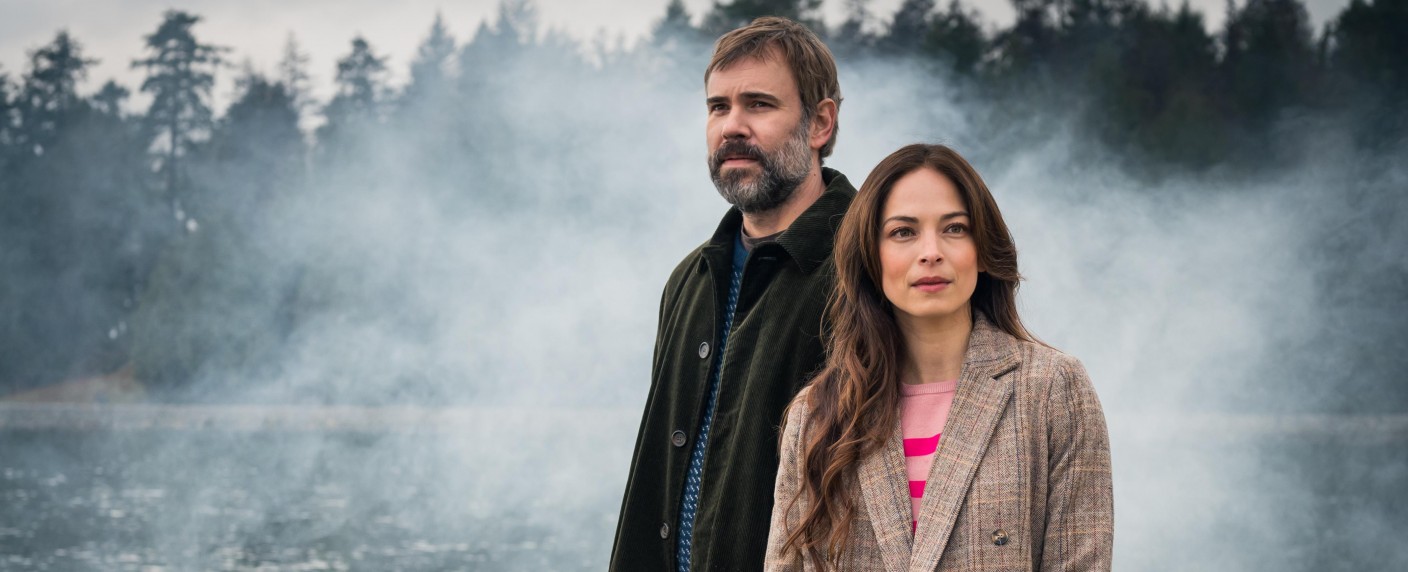 „Murder in a Small Town“: Neuer Trailer für kanadischen FOX-Krimi – Großstadt-Detective trifft in der Provinz auf Kristin Kreuk („Smallville“) – Bild: FOX