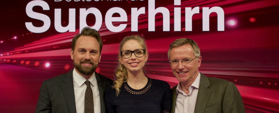 „Deutschlands Superhirn“ mit Steven Gätjen, Christiane Stenger und Norbert König (v.l.n.r.) – Bild: ZDF/Max Kohr