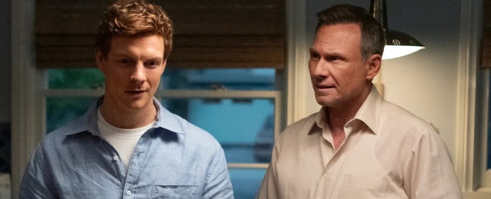 Dexter (Patrick Gibson) und Vater Harry (Christian Slater) in „Dexter: Original Sin“ – Bild: Paramount+ with Showtime