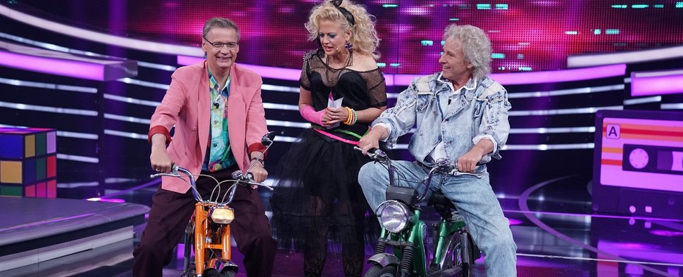 „Die 2“: Jauch, Schöneberger und Gottschalk haben ihre 80er-Klamotten aus dem Schrank geholt – Bild: RTL/Stefan Gregorowius