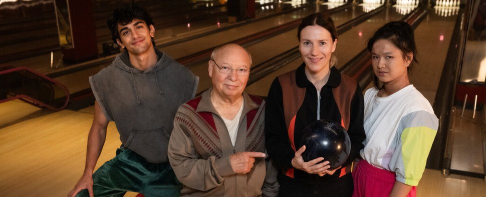 „Die Abräumer“ mit Bettina Lamprecht (2. v. r.) und Hans-Joachim Heist (2. v. l.“ – Bild: ZDF