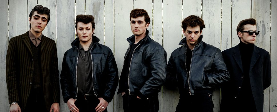 Die Beatles in „Hamburg Days“ sind (v.l.) Ellis Murphy (Paul McCartney), Patrick Gilmore (Pete Best), Rhys Mannion (John Lennon), Harvey Brett (George Harrison) und Louis Landau (Stu Sutcliffe) – Bild: W&B Television/Gordon Timpen