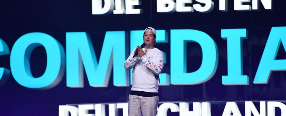 Chris Tall ist laut Sat.1 einer der „besten Comedians Deutschlands“ – Bild: Sat.1/Steffen Z. Wolff