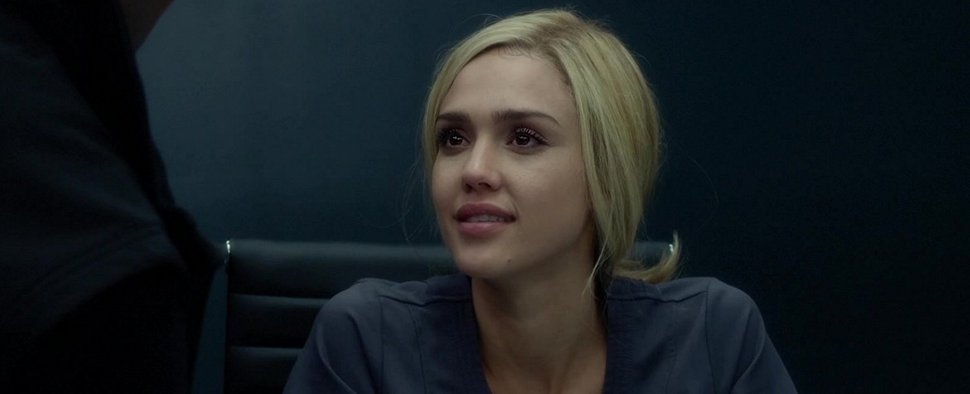 Die blondierte Jessica Alba im Film „Secret Agency: Barely Lethal“ – Bild: Ascot Elite Entertainment Group