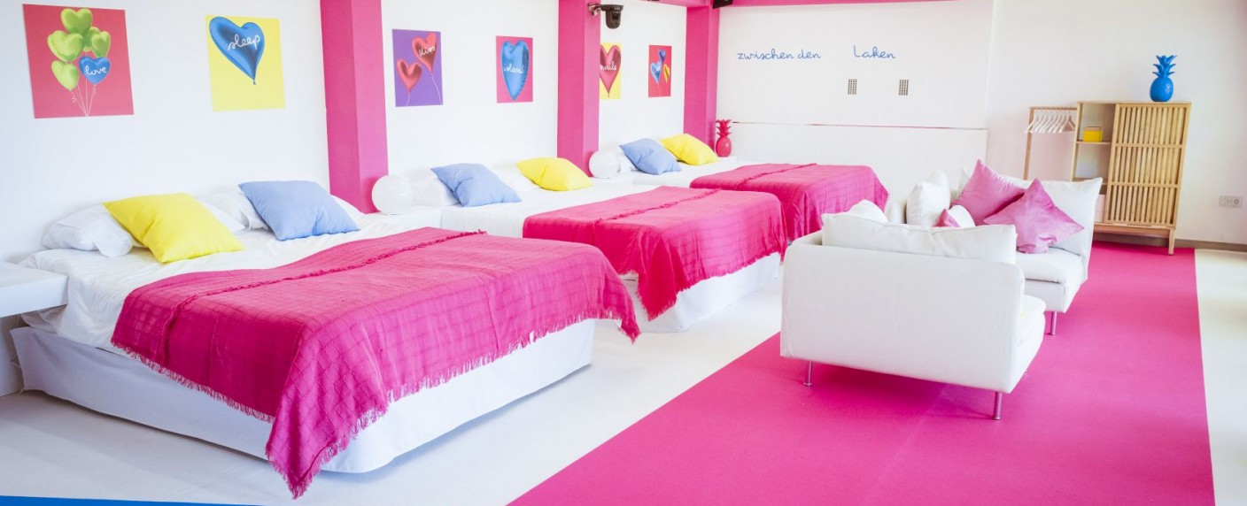 „Love Island“-Relaunch: Neue Islander und „Casa Amor“ – RTL Zwei reagiert mit Änderungen auf maue Einschaltquoten – Bild: RTL Zwei/​Paris Tsitsos