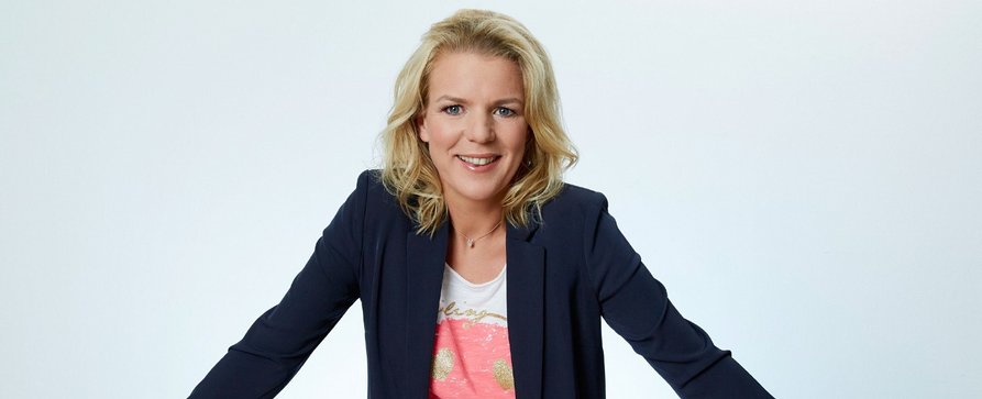 „Die Comedy Kneipe“: RTL Nitro kündigt neue Show mit Mirja Boes und Gästen an – Karl Dall, Rüdiger Hoffmann, Hans Werner Olm, Mundstuhl und Co. – Bild: RTL Nitro/​Guido Engels