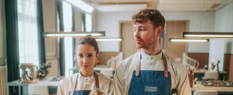 „Die Cooking Academy“: Irini (Lara Kimpel) und Chris (Brian Rosenkranz) – Bild: ProSieben/Julia Feldhagen