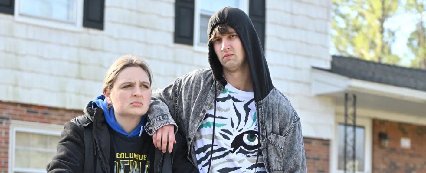 „Welcome to Flatch“: Trailer und Termin für neue Kleinstadt-Mockumentary – US-Adaption der erfolgreichen britischen Comedy „This Country“ – Bild: FOX