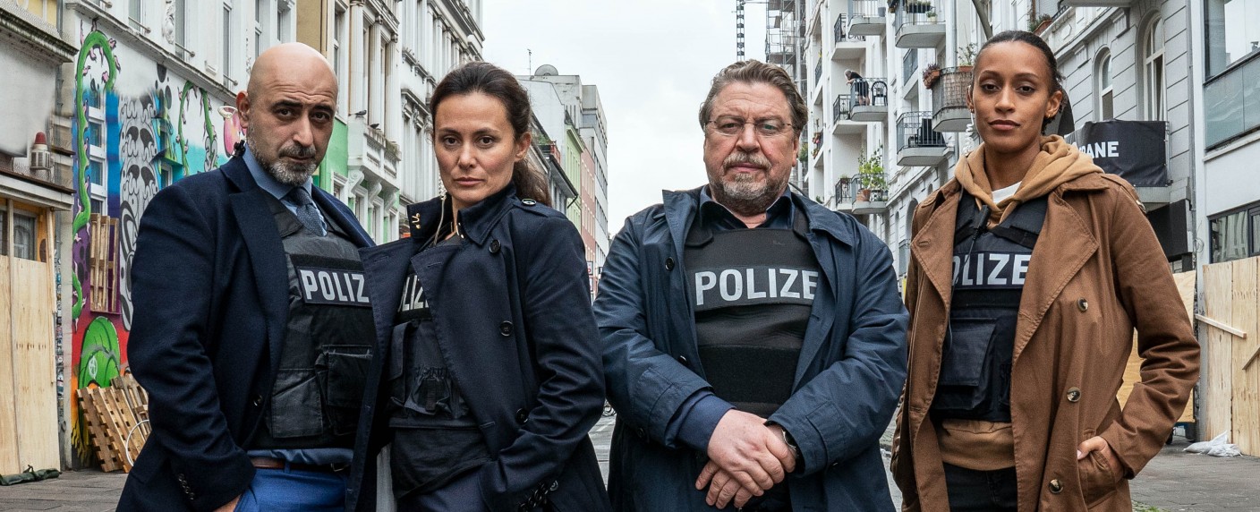 „Nachtschicht“: Drehstart für neuen ZDF-Fall „Die Ruhe vor dem Sturm“ – Team um Armin Rohde erlebt ein Hamburg im Ausnahmezustand – Bild: ZDF/​Marion von der Mehden