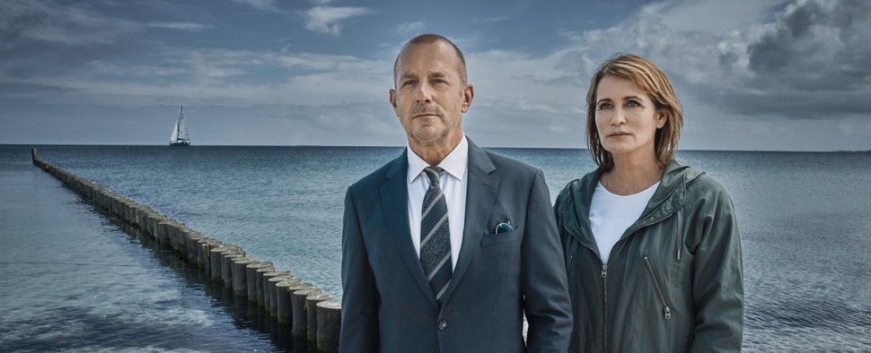 „Die Frau im Meer“: Simon Kessler (Heino Ferch) und Silke Broder (Anja Kling) – Bild: ZDF/Thomas Leidig