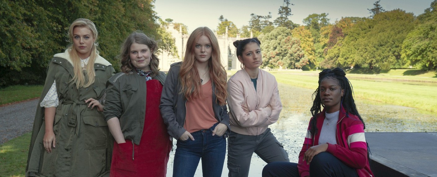 „Fate: The Winx Saga“: Netflix veröffentlicht „Winx Club“-Realserie im Januar – Fünf Feen zwischen Erwachsenwerden, Unterricht und Monstern – Bild: Jonathan Hession/​NETFLIX