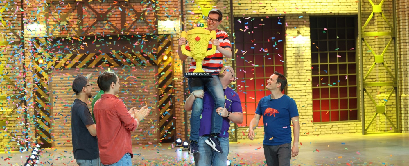 Quoten: Starkes „LEGO Masters“-Finale lässt „The Voice“ hinter sich – Staffelfinale von „Mordsschwestern“ mit neuen Bestwerten – Bild: RTL/​Frank W. Hempel
