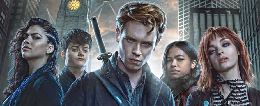 „Gotham Knights“: Dieser Sender zeigt die DC-Comics-Serie – TV-Premiere für glücklose Superhelden aus Batmans Heimat – Bild: The CW „Gotham Knights“: Dieser Sender zeigt die DC-Comics-Serie – TV-Premiere für glücklose Superhelden aus Batmans Heimat – Bild: The CW