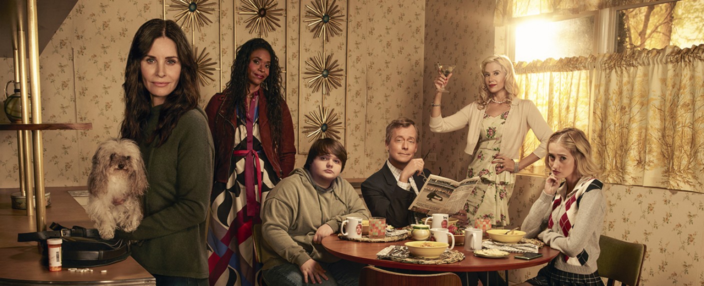 [UPDATE] „Shining Vale“: Trailer zur Fortsetzung der Horror-Comedy mit Courteney Cox („Friends“) – Starttermin für neue Folgen um innere und äußere Dämonen – Bild: Starzplay