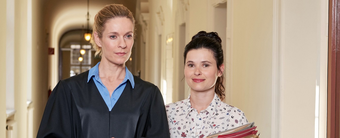 Zu Ehren von Lisa Martinek: rbb räumt Samstagabend frei – „Die Heiland: Wir sind Anwalt“ wird komplett wiederholt – Bild: ARD/​Reiner Bajo