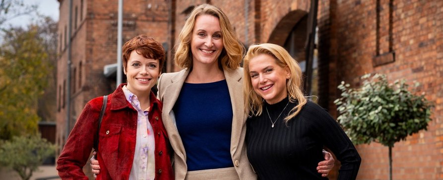„Die Heiland: Wir sind Anwalt“: Fünfte Staffel mit Gaststar Jeanette Biedermann – Drehstart für neue Folgen der Anwaltsserie mit Christina Athenstädt – Bild: ARD/​Gordon Muehle