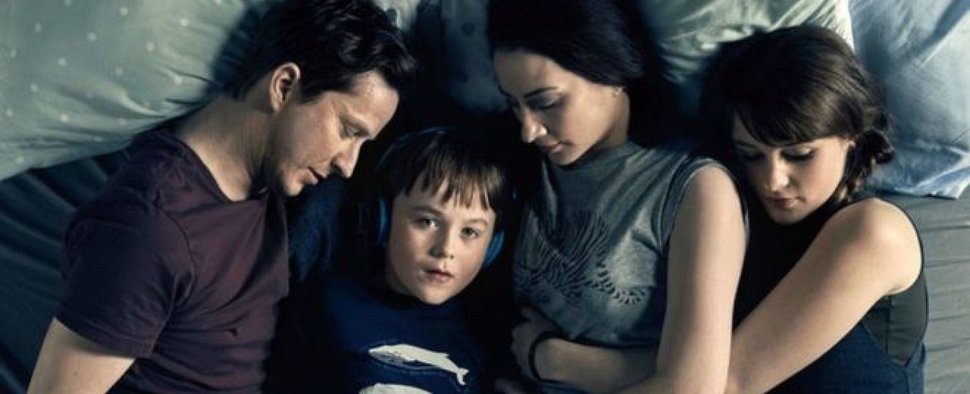 Die Hughes-Familie in „The A Word“: Vater Paul, Sohn Joe, Mutter Alison und Tochter Rebecca – Bild: BBC