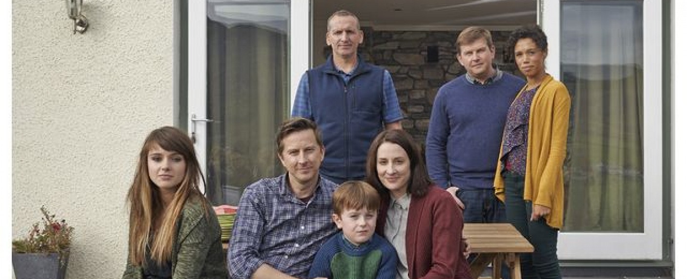 „The A Word“: Christopher Eccleston mit Hauptrolle in BBC-Familiendrama – Familie will mit autistischem Sohn kommunizieren – Bild: BBC One