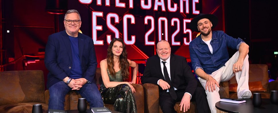 Die Jury der ersten Ausgabe von „Chefsache ESC“: (v. l.) Elton, Yvonne Catterfeld, Stefan Raab und Max Mutzke – Bild: RTL/Willi Weber