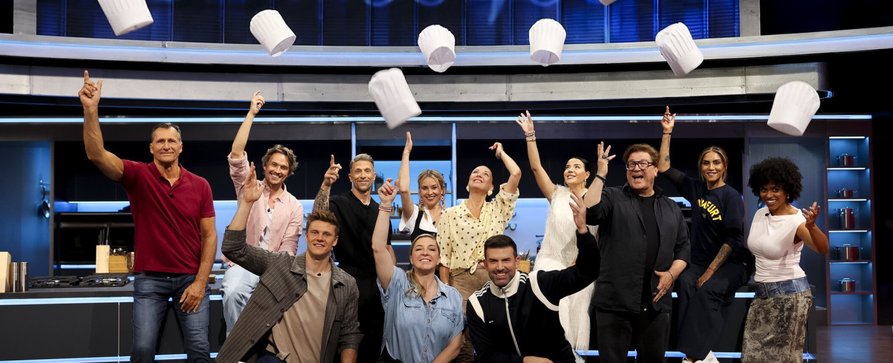 „Promi Taste“: Kochshow-Ableger geht 2027 weiter – Sat.1 schickt unter anderem Leyla Heiter, Sabrina Setlur und Francis Fulton-Smith („Familie Dr. Kleist“) an den Herd – Bild: Joyn/​Benedikt Müller