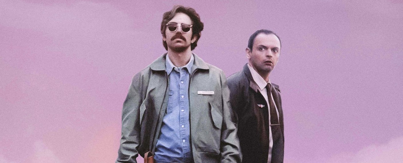 „Tschugger“: Schweizer Erfolgscomedy kommt zu Deutschlandpremiere – Sky-Ko-Produktion um übereifrigen Provinzpolizisten – Bild: SRF/​Dominic Steinmann