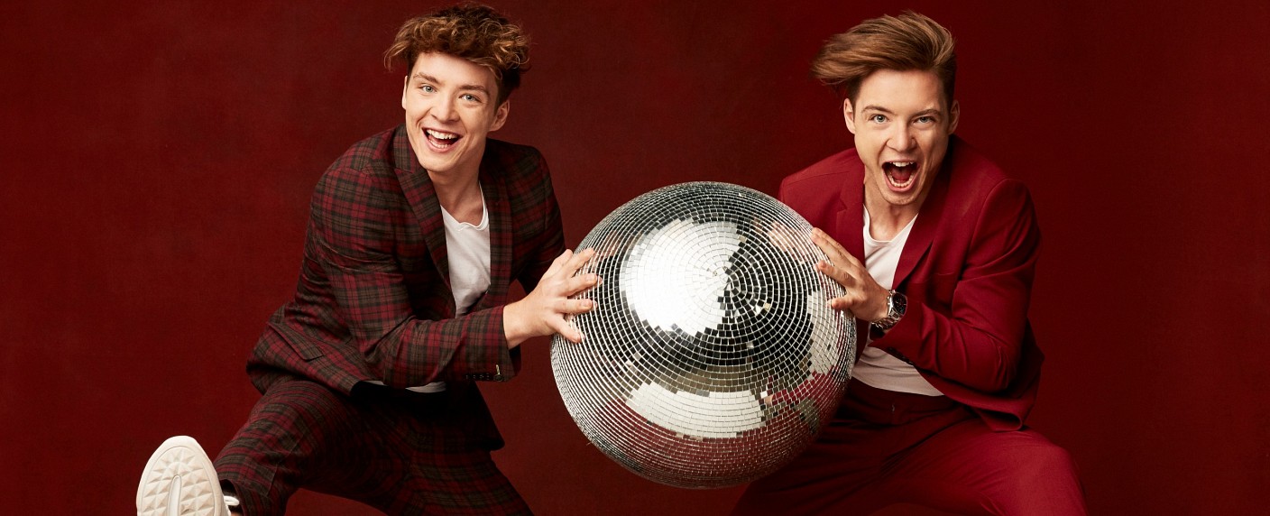 „Wer wird Millionär?“: Lochis im Zwillings-Special – YouTube-Brüder unterstützen Jauch – Bild: MG RTL D /​ Arya Shirazi