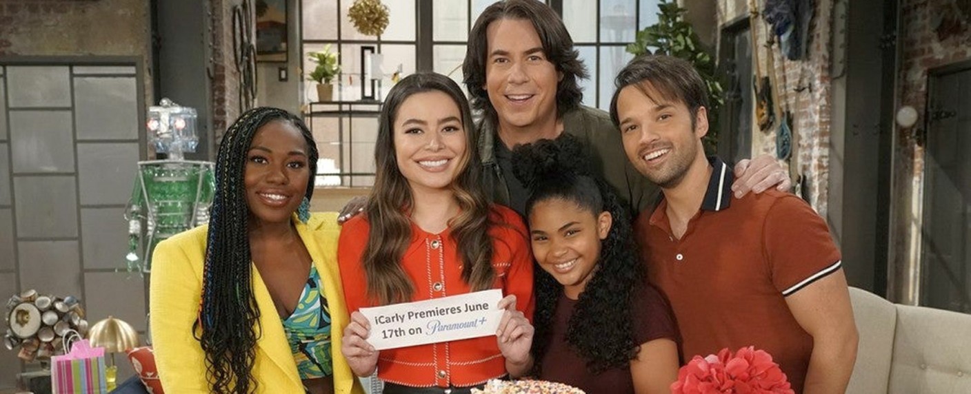 „iCarly“: Reboot mit Miranda Cosgrove erhält zweite Staffel – Alte Nickelodeon-Serie auch mit Neuauflage bei Paramount+ erfolgreich – Bild: Paramount+