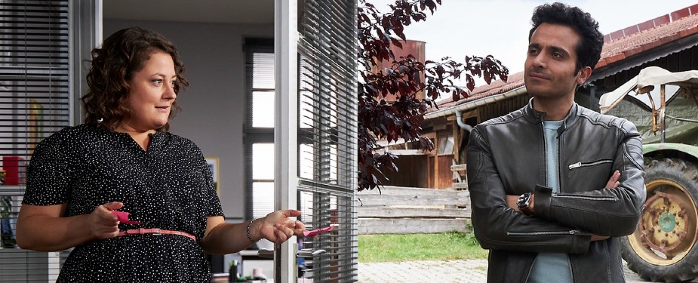 „Rosenheim-Cops“: Zwei beliebte Figuren vorübergehend nicht dabei – Zwei Neuzugänge bei der ZDF-Erfolgsserie – Bild: ZDF/​Bojan Ritan