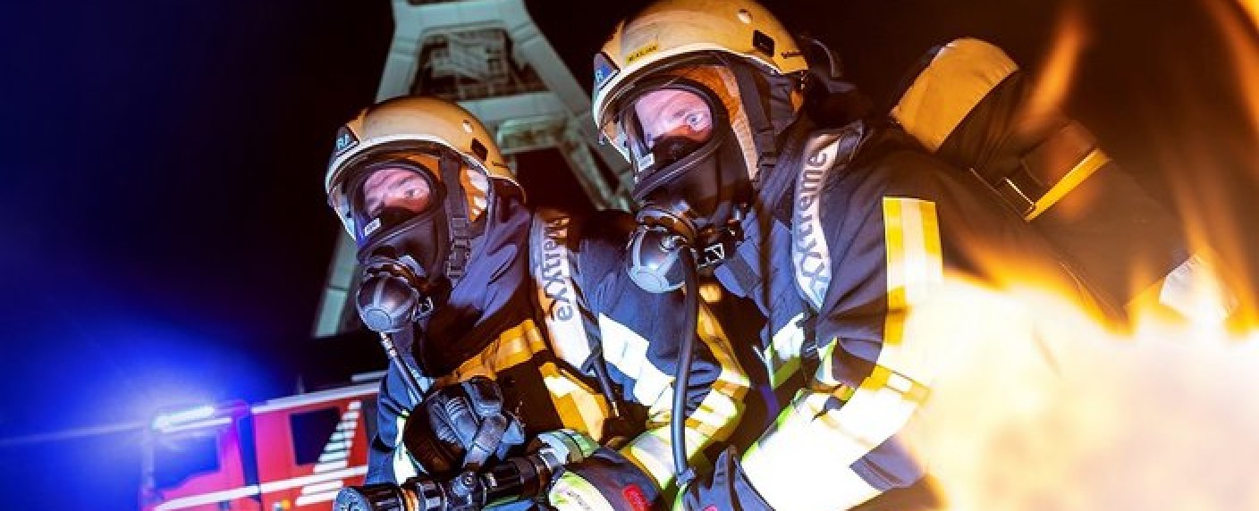 „Feuer & Flamme“: WDR-Reihe kehrt mit neuen Folgen zurück – Bochum als neuer Handlungsort der Feuerwehr-Doku – Bild: WDR/​Lutz Leitmann