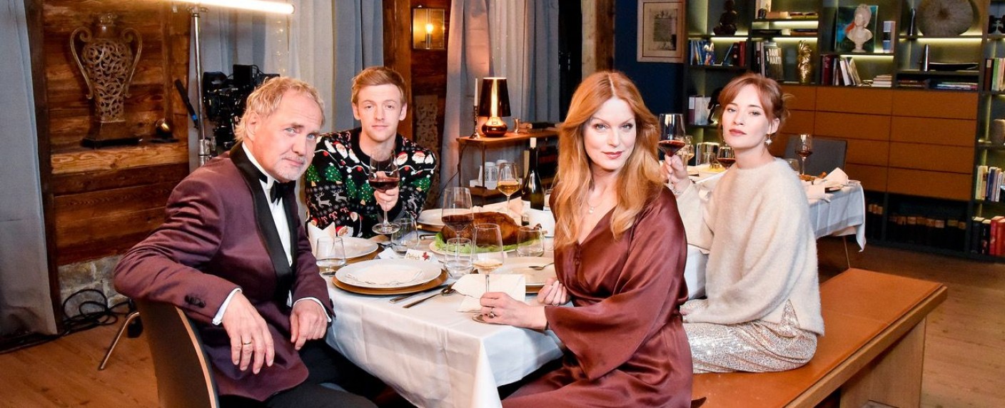 Bei Prime Video: Weihnachtsserie mit Ochsenknecht, Schweins und Carpendale angekündigt – Auch Valerie Huber, Timur Bartels und Horst Janson im Cast – Bild: Prime Video/​ab-bild.de