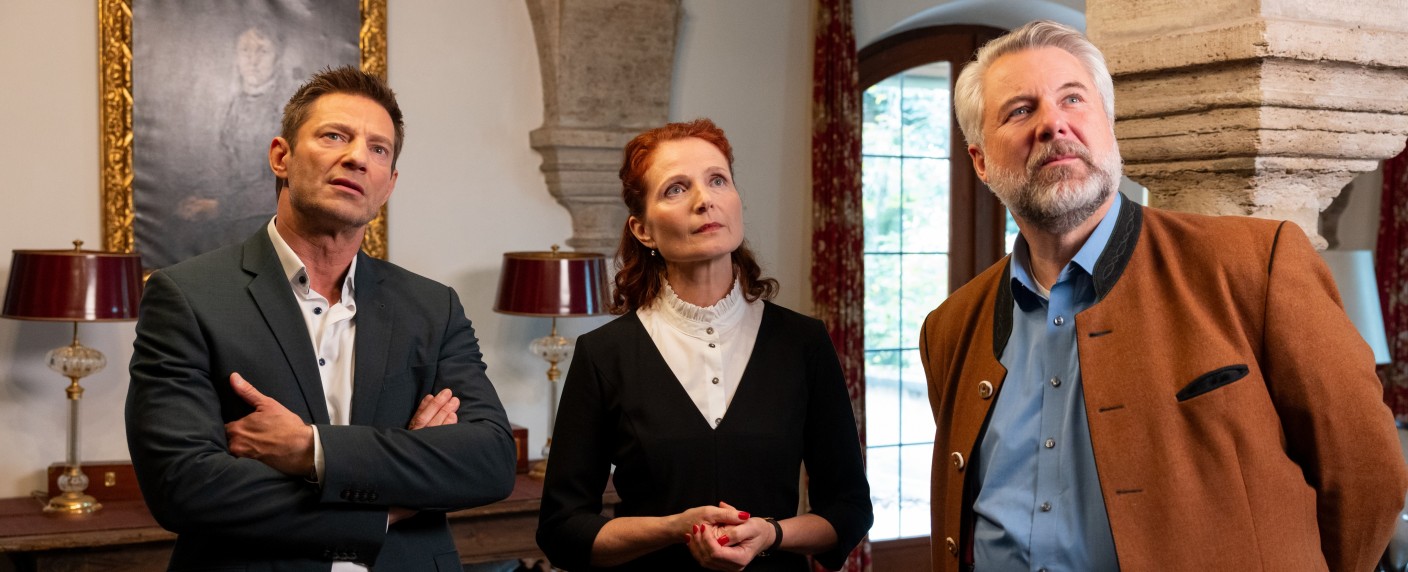 „Die Rosenheim-Cops“ und „SOKO Köln“: Deshalb gibt es heute keine neuen Folgen – ZDF-Vorabendkrimis müssen für König Fußball Platz machen – Bild: ZDF/​Linda Gschwentner