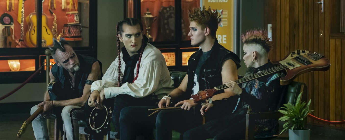 „The Watch“: Schön beknackt, aber garantiert nichts für Pratchett-Puristen – Review – Der punkig-schräge Fantasy-Krimi basiert nur lose auf den „Scheibenwelt“-Romanen – Bild: BBC America